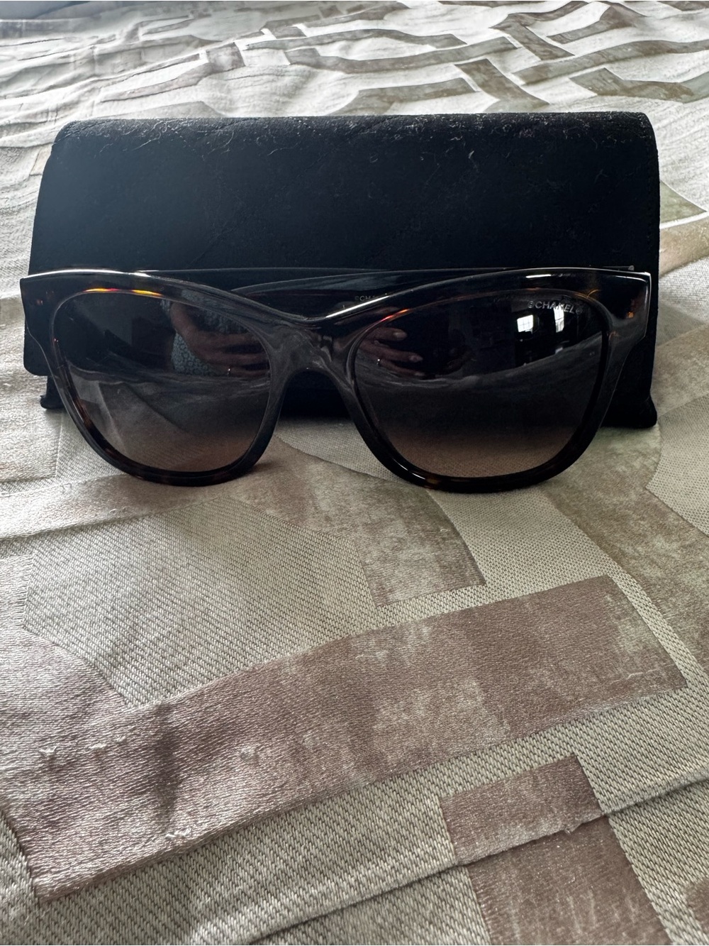 Authentic CHANEL Tortoiseshell Cat-Eye Sunglasses - Brown - Picture 6 of 7